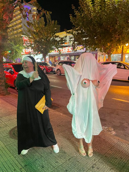 Happy Halloween all https://t.co/rHpmXSg8Fu