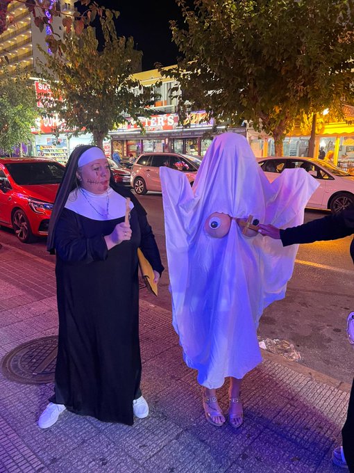 Happy Halloween all https://t.co/rHpmXSg8Fu