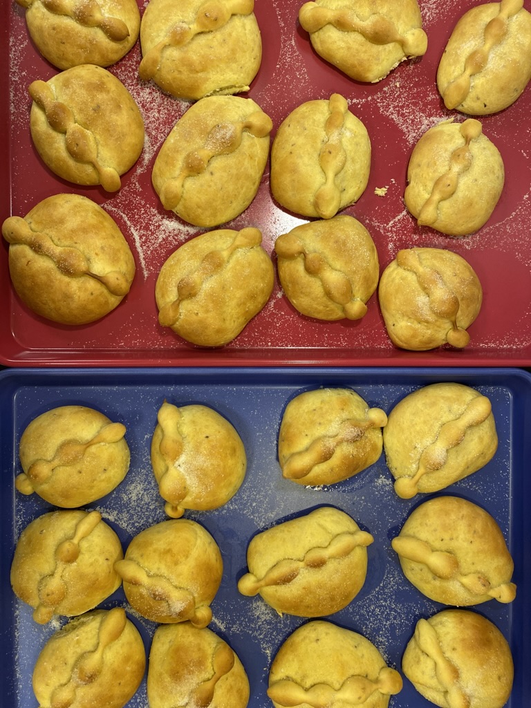 Took the time to make pan de muerto this year (though i cheated with only 1 bone each, lol). They look especially beautiful on my fav <a href="/greatjones/">Great Jones</a> baking sheets! (#NotAnAd). I've used <a href="/MuyBuenoCooking/">Yvette Marquez</a> 's easy, delish recipe for years, highly recommend!  muybuenoblog.com/pan-de-muerto-…