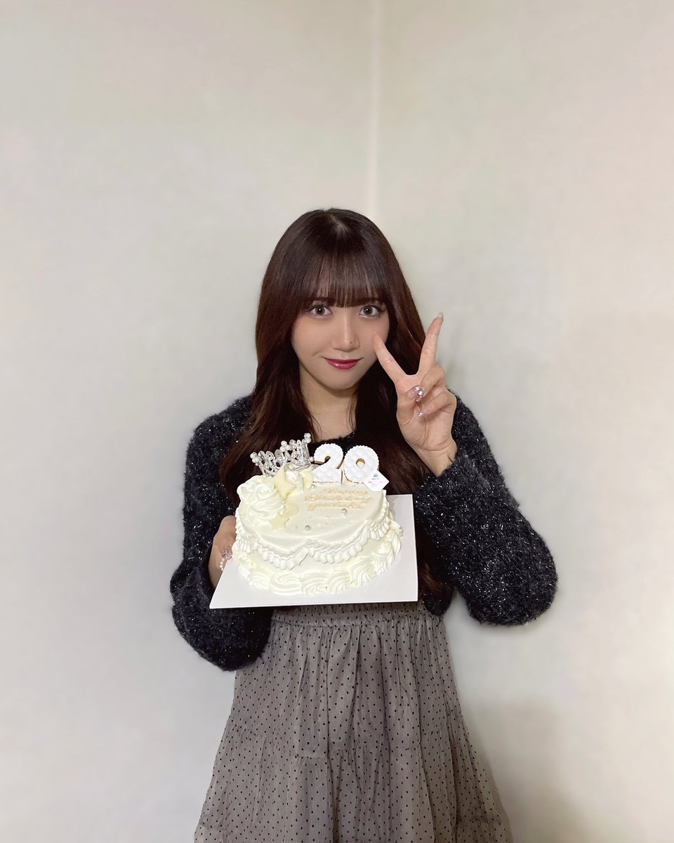 市川優月20歳になりました👑🤍 これからもずっと好きでいてください