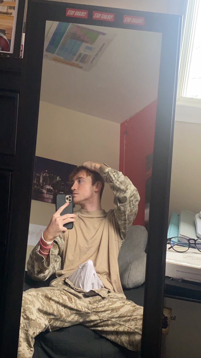 S16KI1's tweet photo. Where are my bottoms at? 😈 My halloween costume for this year #fitness https://t.co/2qzBkaa2tR