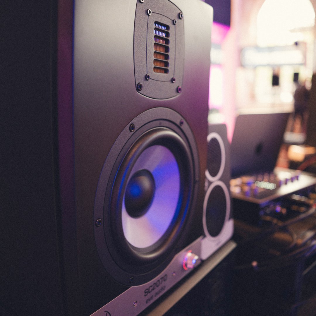 EveAudio's tweet photo. A few weeks ago, Sven and Max from our EVE Team visited Beatcon and gathered some nice impressions 🙌 Which trade fair would you love to visit one day?
#eveaudio #beatcon #studiomonitors https://t.co/0ELOdySJz0