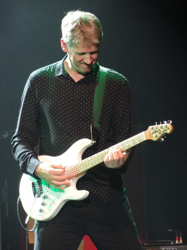 officialmatm's tweet photo. Happy Birthday Anthony Drennan 🎸

📸 Stuart Barnes https://t.co/FCuz7CRhkA