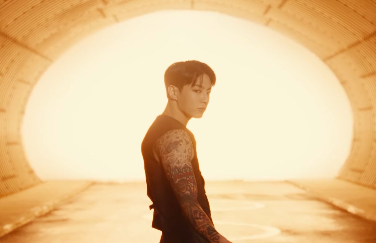 GoldenJKUnivers's tweet photo. THE Jeon Jungkook is coming ladies and gentlemen. https://t.co/xHruaHKCUi