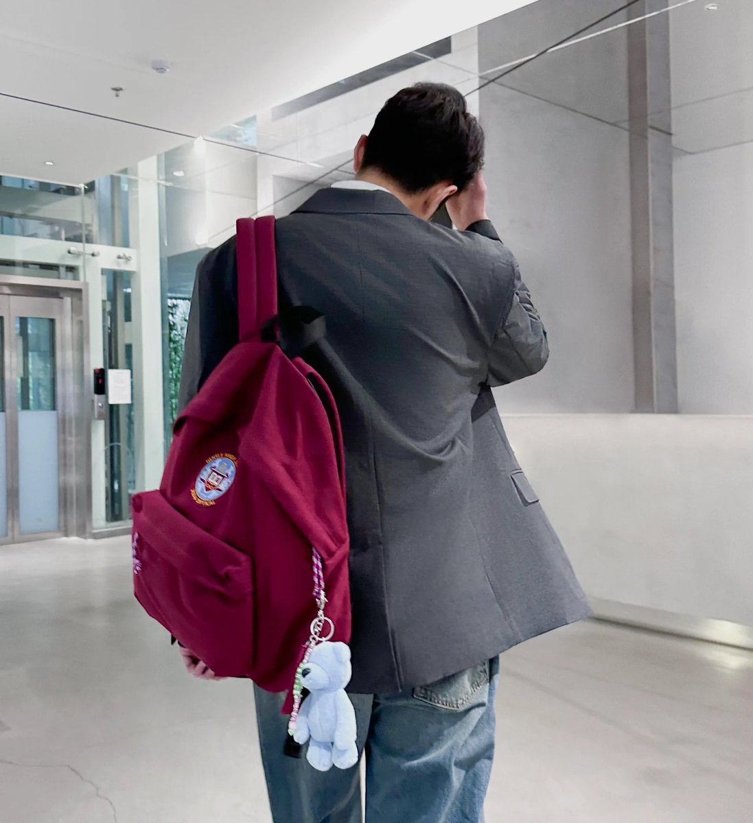 haeranuna's tweet image. #판윙;

gentle high                                tommy high
school.                                        school.