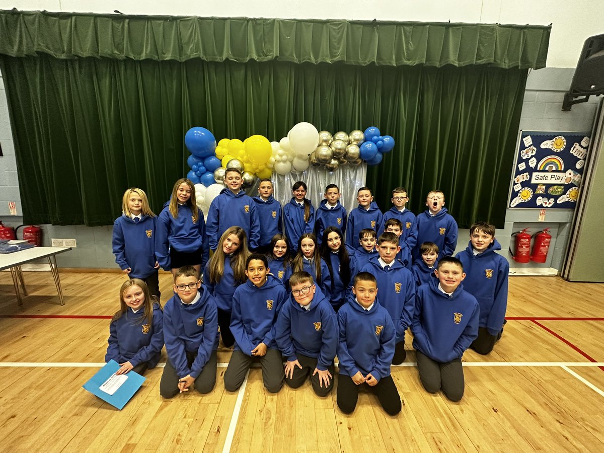 StTimothysPS's tweet photo. Rm.14 looking great today wearing their class of 2024 hoodies! https://t.co/qzMiMTb9KM