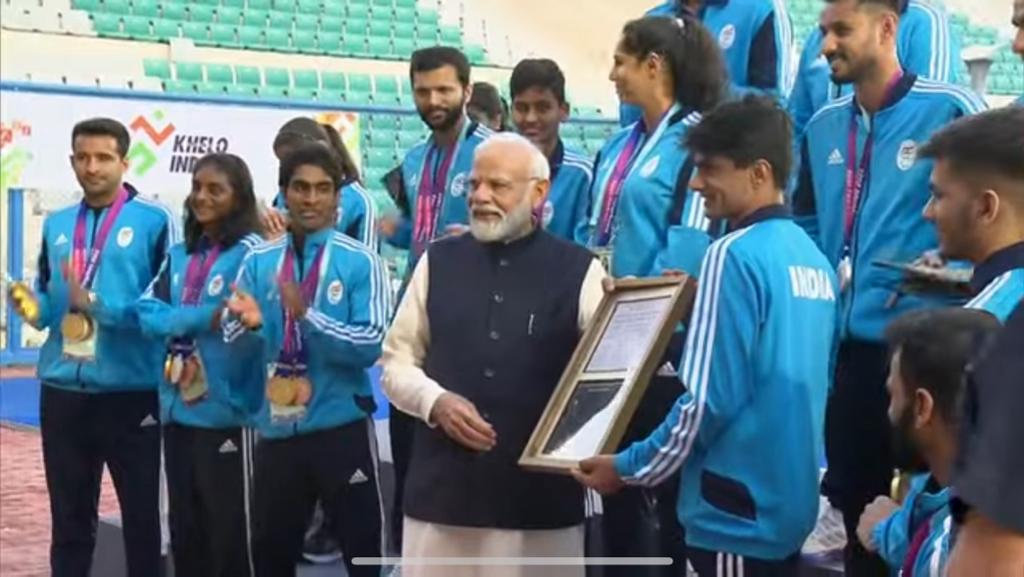 suhas_ly's tweet photo. Had the honour of meeting honourable PM sir today
Jai hind 🙏 https://t.co/A5UoqF540v