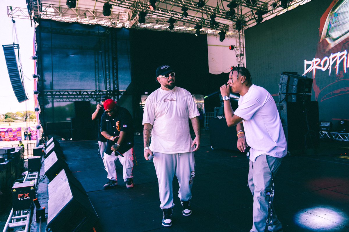 droppingboyz's tweet image. RiC é sempre aquela vibe!
Obrigado a todos que mesmo ao meio-dia com o sol de mais de 30 graus jogaram a energia lá no alto, a nossa conexão é única e especial. Vocês são foda e até a próxima.❤️‍🔥