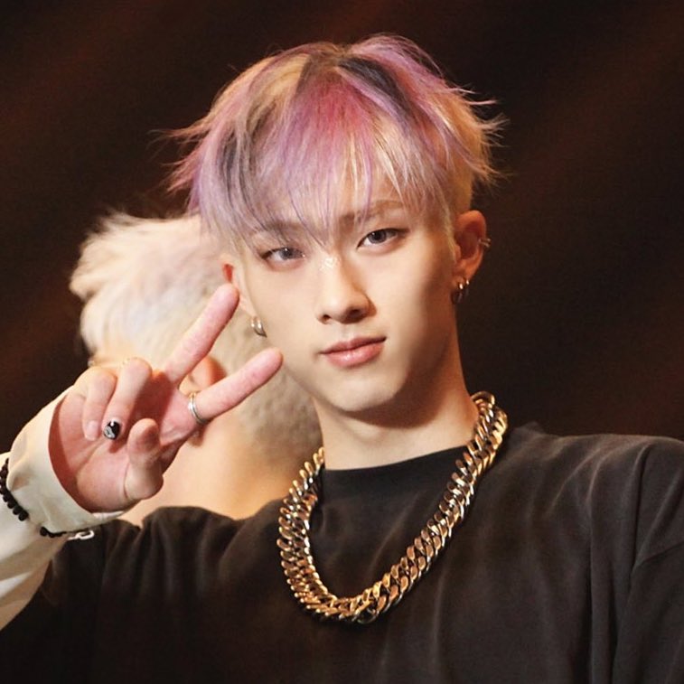 P1HDeul's tweet image. 지웅이 진짜 안어울리는 머리색이 없잖아
극악무도한 염색도 다 소화하는게 지웅이야 ~~ ㅠㅠ