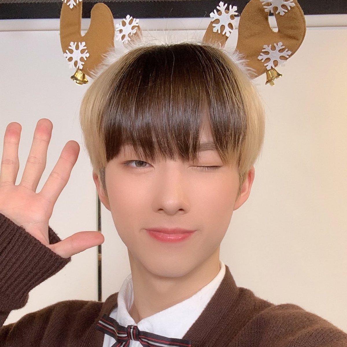 P1HDeul's tweet image. 지웅이 진짜 안어울리는 머리색이 없잖아
극악무도한 염색도 다 소화하는게 지웅이야 ~~ ㅠㅠ