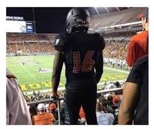 how it feels being a kicker watching a kicker kick on TV