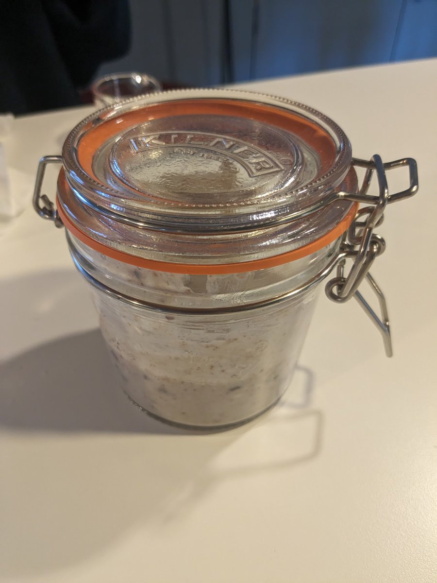 Lots of fun experimenting with this hand scrub recipe this afternoon @ExploreWellcome! More on the smells, textures, processes & whether it worked (!?) coming soon 👀