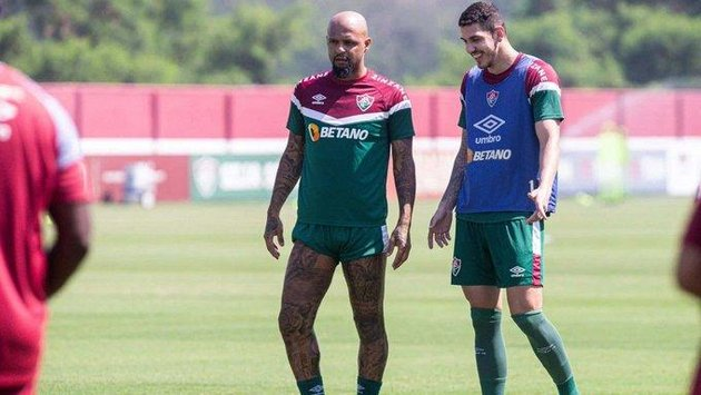 #RivalLibertadores | Informa @lancenet que Felipe Melo y Nino entrenan A LA PAR DEL GRUPO en el entrenamiento de Fluminense🇧🇷 abierto a la prensa (15 minutos).