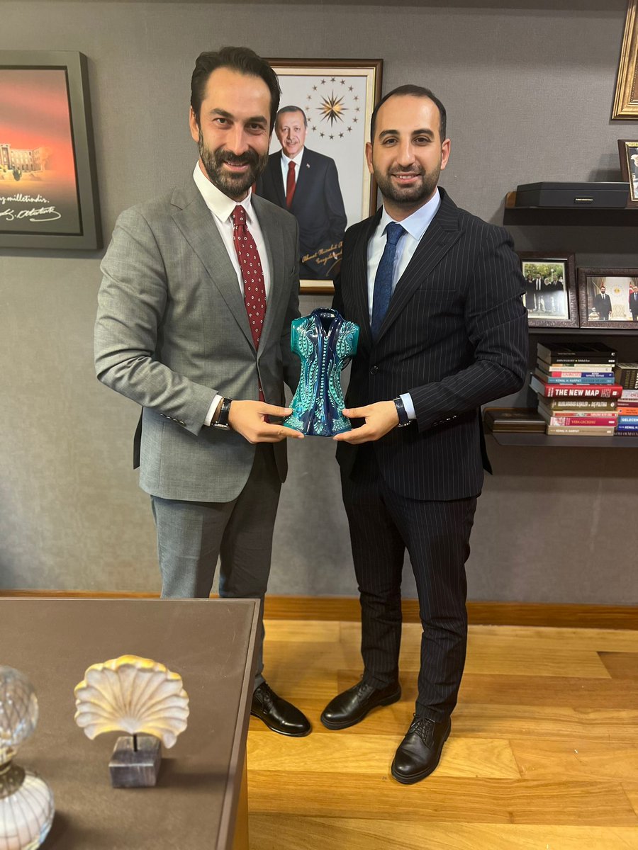 Manisa İl Gençlik Kolları eski başkanımız Ender Gök kardeşim de mecliste bugünkü misafirlerimizdendi.

Nazik ziyareti için teşekkür ediyorum.