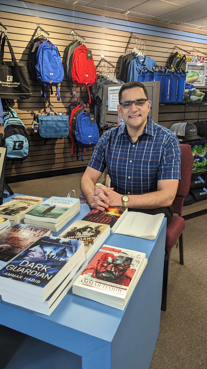 Thank you to everyone who stopped by the book signing at the @BCgators Bookstore last week! It was a fun event seeing so many familiar and new faces.