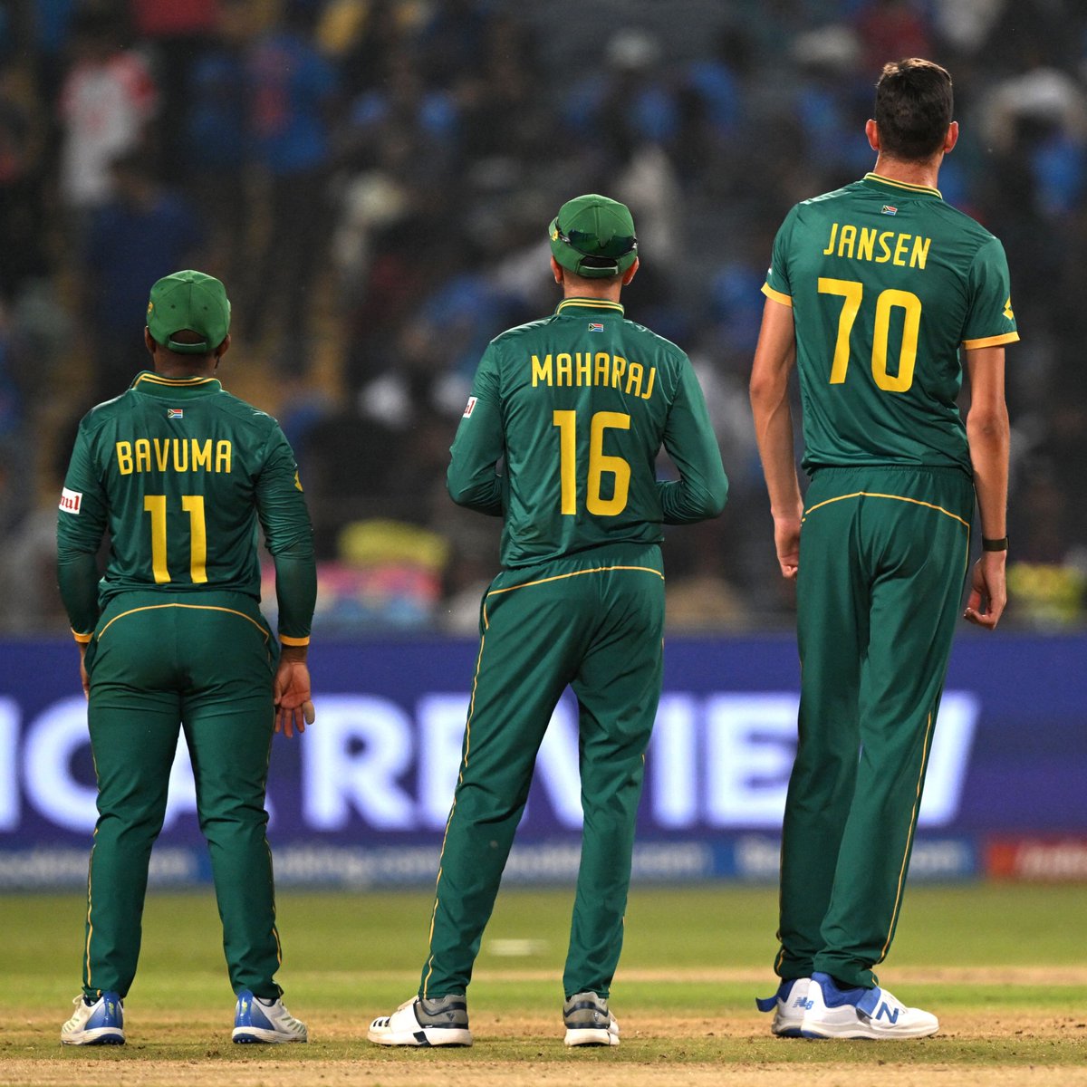 cricinfo's tweet photo. A game for all heights 😀

#NZvSA #CWC23 https://t.co/zHhaCw2rDk