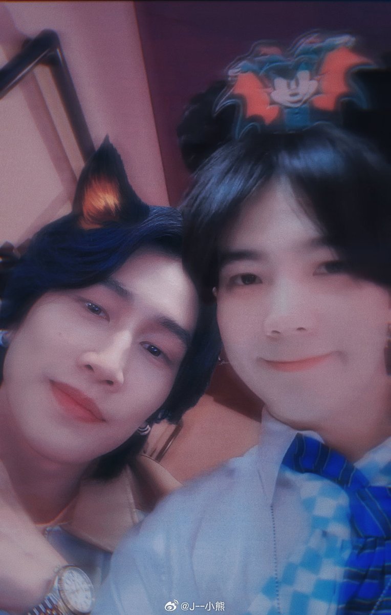 B3MyUniverse974's tweet photo. So fast, so wonderful 🖤💙😭

©®: Weibo J-小熊
 ﾟ°☆#BibleBuild #Bubbles #ไบเบิ้ลบิว☆° ﾟ https://t.co/fvljNCgFuW