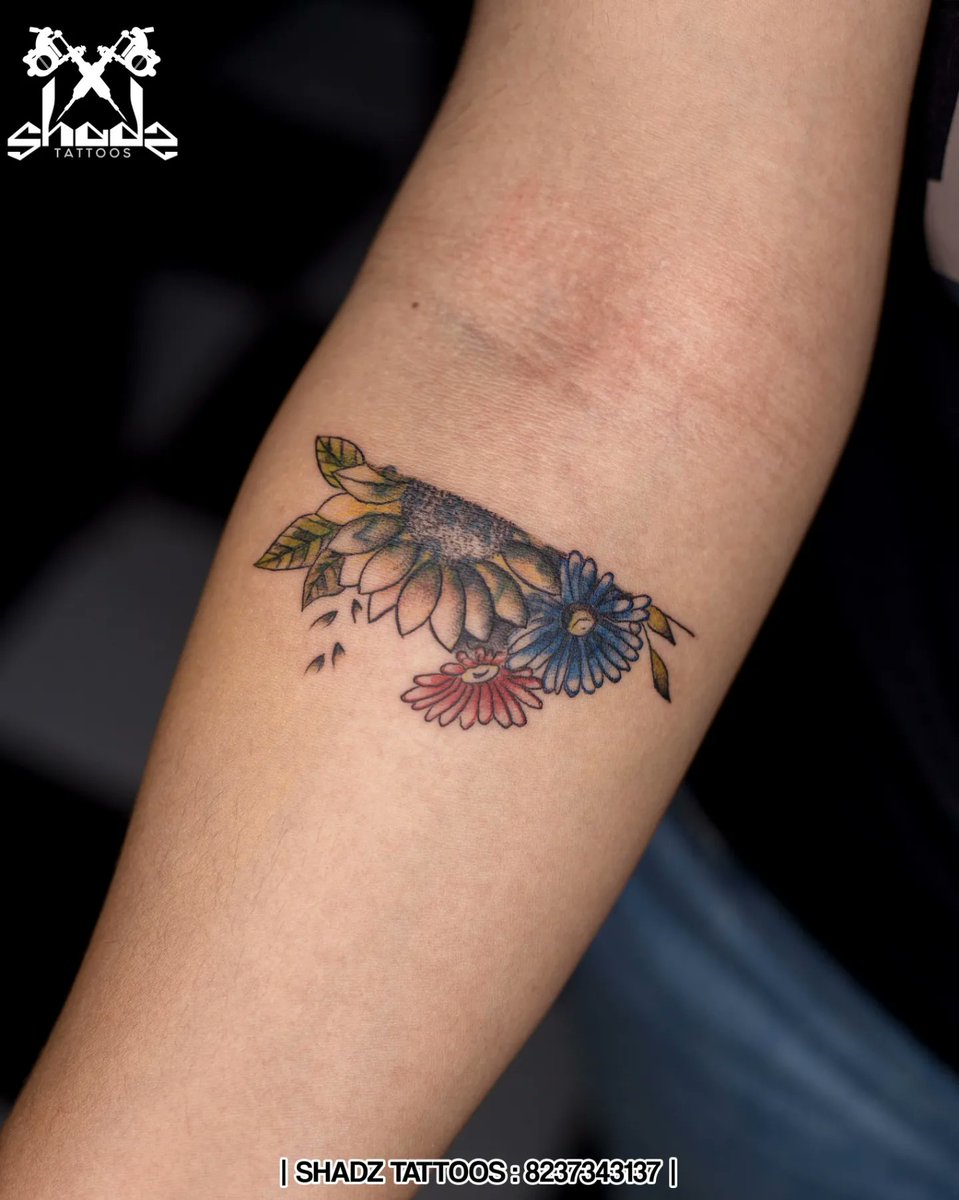 shardoolsk's tweet photo. Reclaiming my canvas with a new chapter 🎨✨
Swipe to see before and after. 

#CoverUpTattoo #FreshStart #TattooArt #InkedLife #TattooedAndProud #BodyArt #TattooLove #InkAddict #TattooInspiration #InkLife #Tattooed #TattooDesign #TattooedGirls #InkedUp #TattooCulture #TattooedMen https://t.co/Jn8kZ21ELh