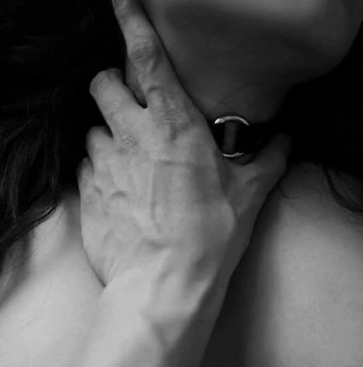 AliveAlice80's tweet photo. Your Hands in my neck...! https://t.co/lrK6gmBUHK