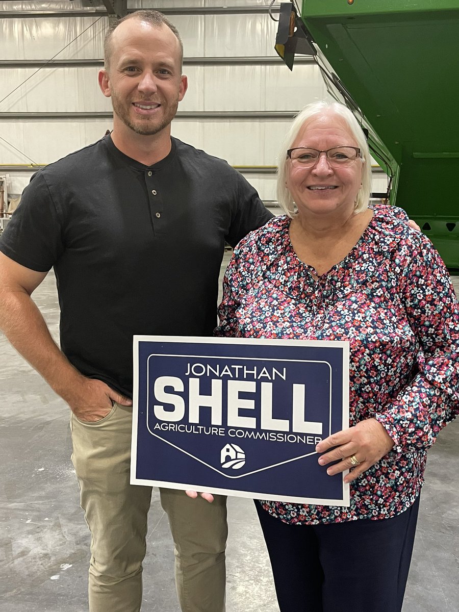agtim's tweet image. Please vote for Jonathan Shell as our new Commissioner of Agriculture. Traditional Election Day is one week away on November 7, but early voting begins on Thursday, November 2. Jonathan has the leadership &amp;amp; agricultural experience to be an excellent advocate for KY.