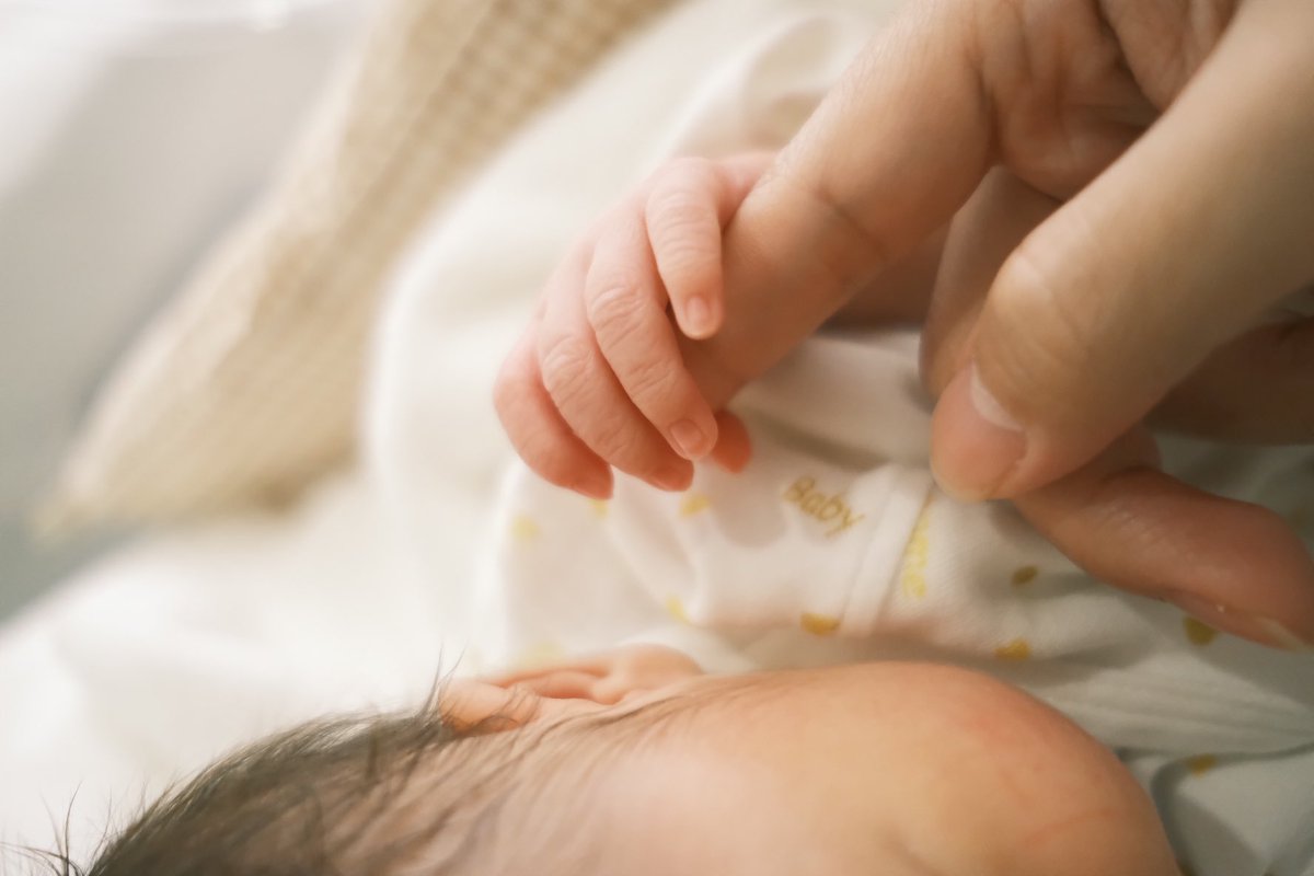 ⋆⸜ ⸜ ご報告 ⸝‍ ⸝‍⋆

10/22に第一子となる女の子を出産しました◡̈*.。
母子ともに元気に過ごしております！

わたしたちのもとに生まれてきてくれて、ありがとうの気持ちでいっぱいです。

これから家族3人での暮らしが楽しみです(ˊᵕˋ)