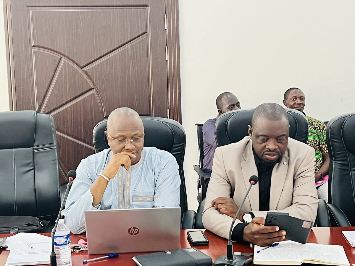 ogpguinee's tweet photo. Travaux préparatoires sur l’évaluation des ministères 

Le Directeur Général de l’OGP, M. Mandian Sidibé et son Adjoint M. Charles Katty, étaient à la rencontre des DG et DGA relevants du…https://t.co/PnKcuuSHYS https://t.co/xUkfKNTvlL