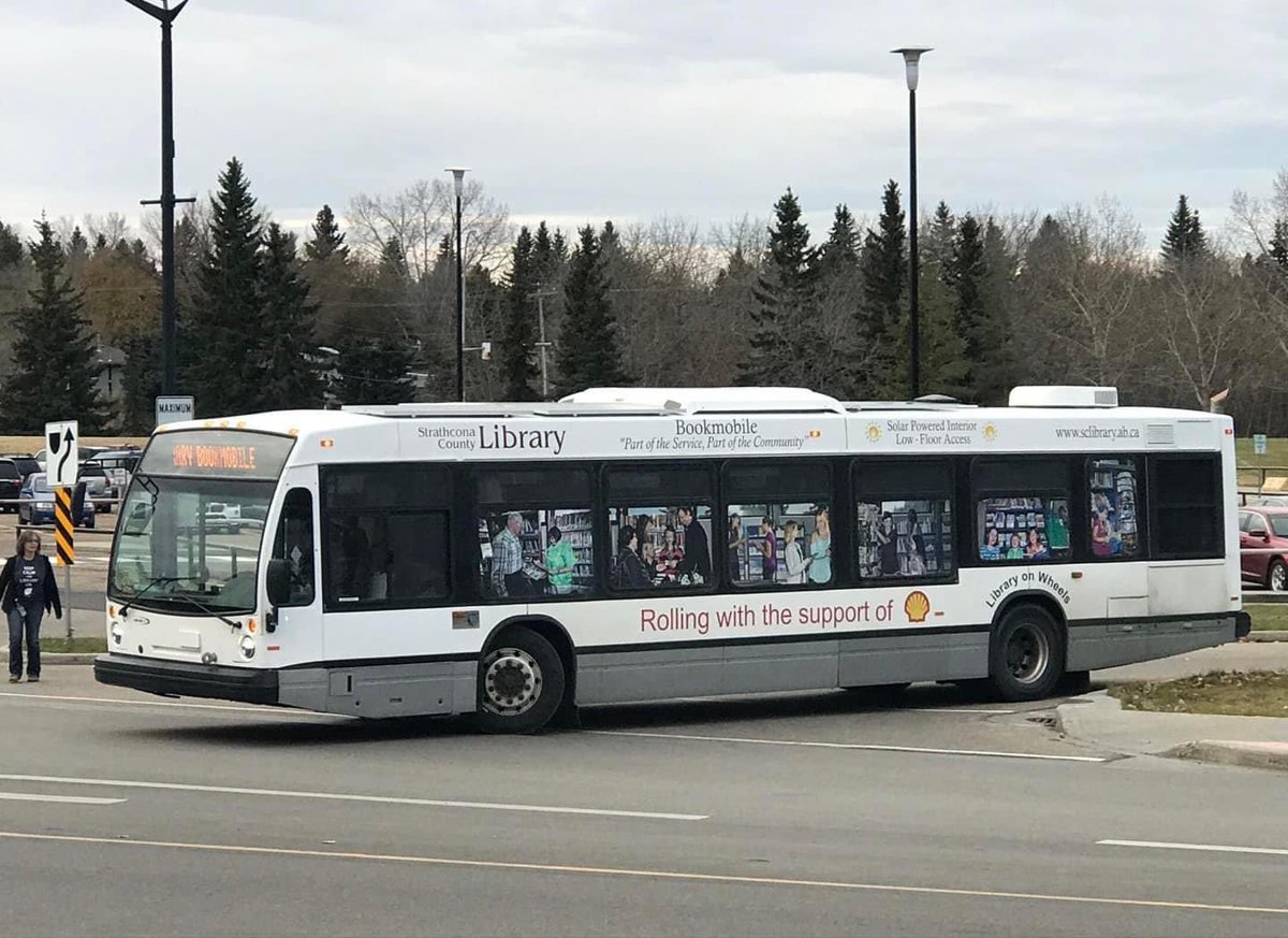 13 years ago on November 1st, we opened the doors to the new Strathcona County Library and the Bookmobile got it’s first ever inside home! 📚🚍
Happy Anniversary SC Library and SC Bookmobile!♥️

#legacyofexcellence #Literacy4All #shpk #strathconacounty