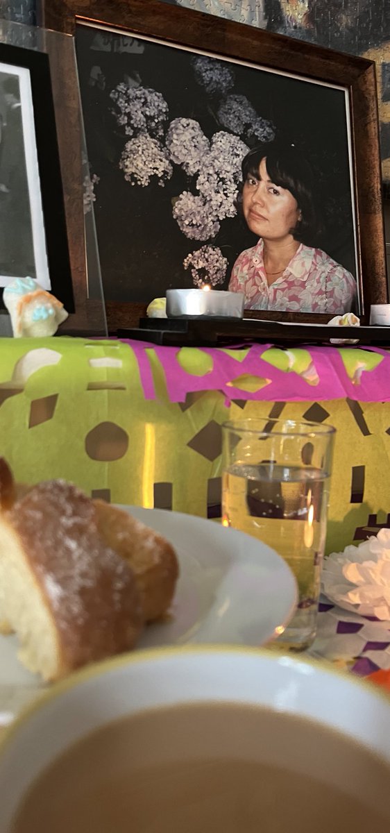 🎂 Feliz cumpleaños 7️⃣4️⃣ mami 🎊

English tea + Pan de Muerto 😋

#DiaDeMuertos