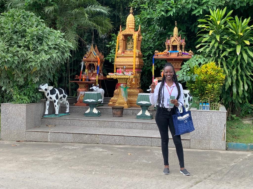 Antoinett2002's tweet photo. Today I was part of the Delegates from (GASL)who attended a Field trip to Chaiprakarn Dairy Cooperative in Chang Mai Thailand. They assist farmers in rearing livestock , providing high quality milk &amp; feeds,data collection,Storage spaces ,loans &amp; marketing .
#Sustainablelivestock https://t.co/wEJ7YVUiQX