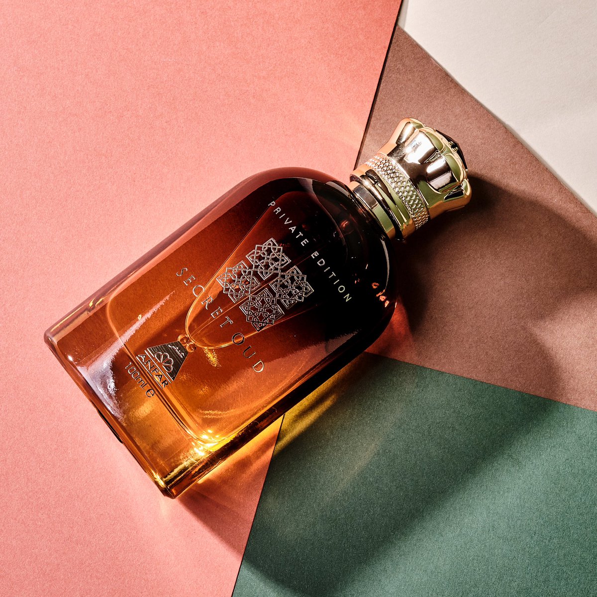 Secret Oud is a fragrance which is the perfect combination of french and arabic, it has fresh bergamot and leathery notes with a hint of oud and patchouli.

It creates a magical and mesmerizing effect with a radiant aura that lingers for days when applied.