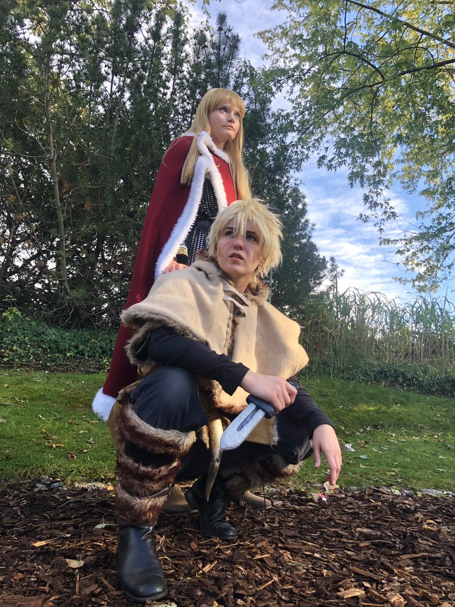 We look so epic✨ Thornute photoshoot at MEX Berlin still brings a smile to my face👉👈

This most wonderful Canute cosplay is done by @DarkRainbowTear of course!✨

#vinlandsaga #VINLAND_FANART #vinlandcosplay
