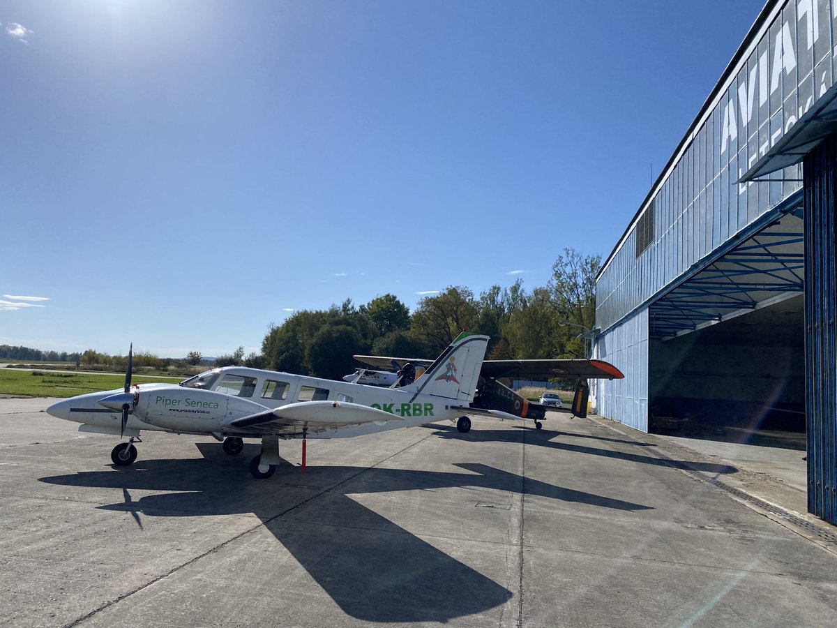 Nic teď nerozhodneme, továren už máme v plánu dost - vyjádření Volkswagenu ke Gigafactory u Plzně. “Vzhledem k situaci na trhu včetně pomalejšího náběhu trhu s elektromobily v Evropě prozatím neexistují obchodní důvody, proč rozhodnout o dalších lokalitách v Evropě.” <a href="/CT24zive/">ČT24</a>