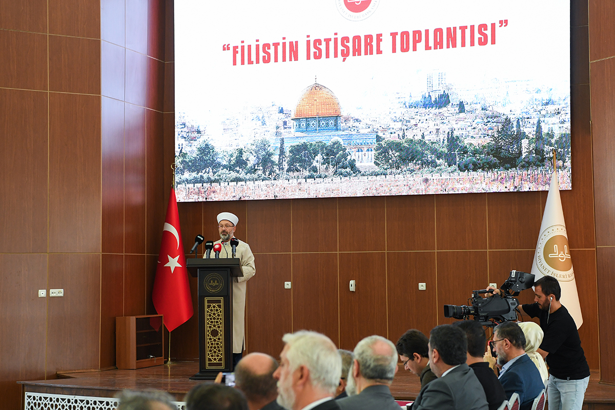 diyanetbasin's tweet photo. Diyanet İşleri Başkanı Prof. Dr. Ali Erbaş, “Siyonizm’i destekleyen firmaların ürünlerinin kararlı ve devamlı bir şekilde boykot edilmesi, zulüm ve zalimle her yönüyle mücadele edilmesi büyük öneme sahiptir” dedi. @DIBAliErbas 
https://t.co/i7R1V4uhY2 https://t.co/fc8DeEzdQm