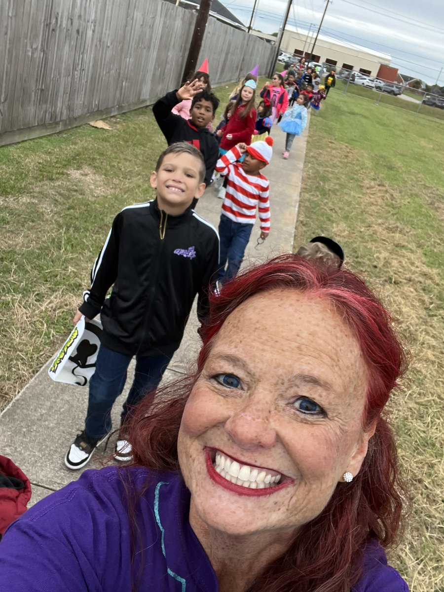 itsMoDrake's tweet photo. #LiteratureParade2023 @es_luther @CCISD @IHeartCKH What a FUN and amazing day we had yesterday. So glad we were successful at reaching the nursing home! My prayer is our sweet scholars brightened their Halloween!! π π» π and we canβt forget #CandyCornScience https://t.co/HC1Xg20eUV