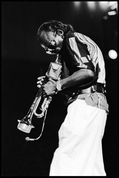 JazzSketches's tweet photo. Miles Davis, Royal Festival Hall, London, UK, 1985
๐ธ David Corio
#Jazz #MilesDavis #DavidCorio #JazzSketches #JazzPhotography #JazzPhoto #PhotooftheDay #Photography #Photo https://t.co/7EmOczZEvo