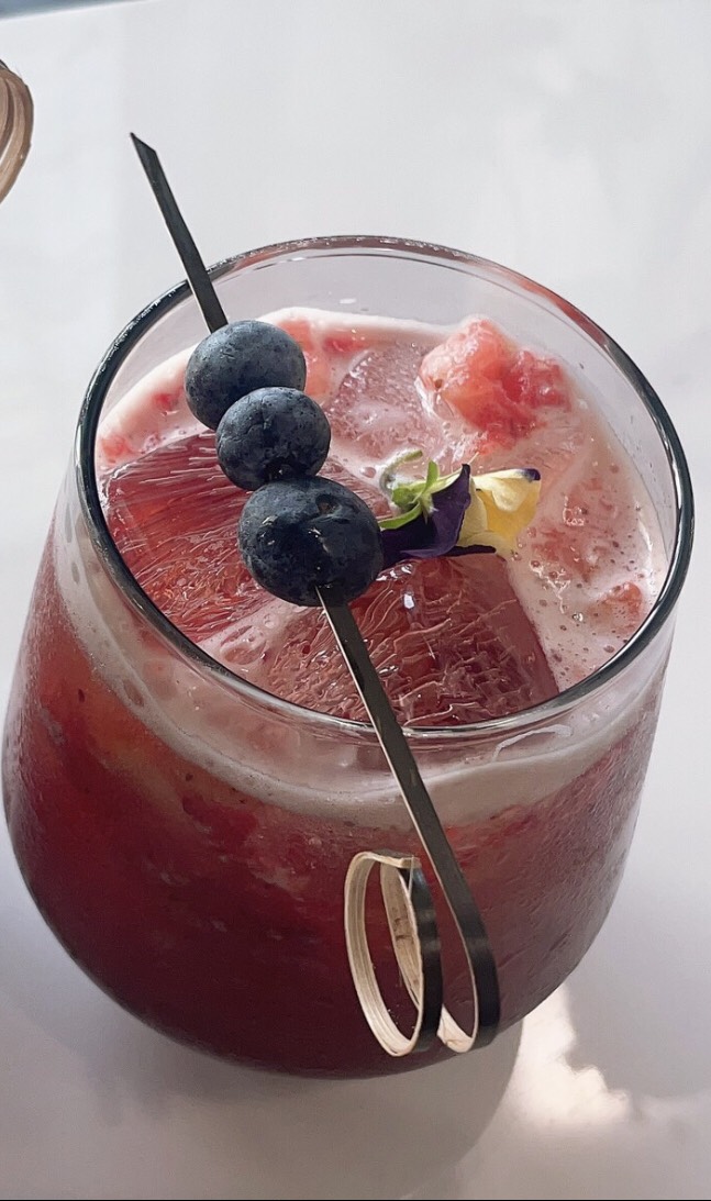 CookingYourTas1's tweet photo. Its name is: sunset, a sweet combination of strawberries, blueberries and butterfly pea flowers #AI #ngon #sunset #Treding #TrendingNow #xuhuớng #cooking #yummy #smoothie #tuyệt #review #healthy #drink https://t.co/Fan83FUizc