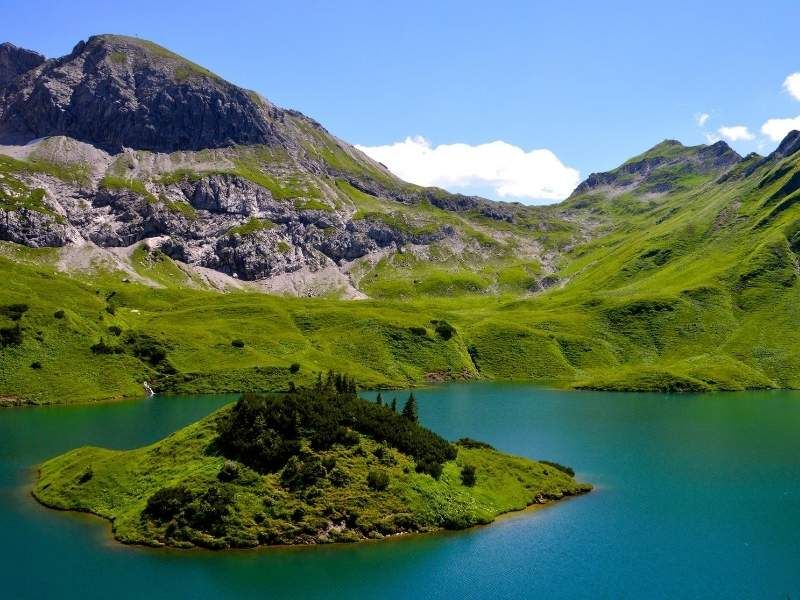 MonkeysMtnsHike's tweet photo. The German Alps: 3 Best Places to Hike and 5 Day Tours That You’ll Love.
Read more: https://t.co/iX1h7SK6LQ
#germanalps #hiking https://t.co/OdCtrK91cg