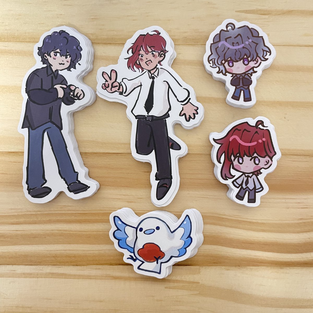 GiftsTigerkin's tweet image. We are happy to cooperate with @starriewing, @taroscakes and @vacueye(twitter). They placed an good order with us for the first time. They trust us, and we try to make all things well. 

#decal #decalsticker #stickers #vinylstickers #keychain #charm #acryliccharms #standee