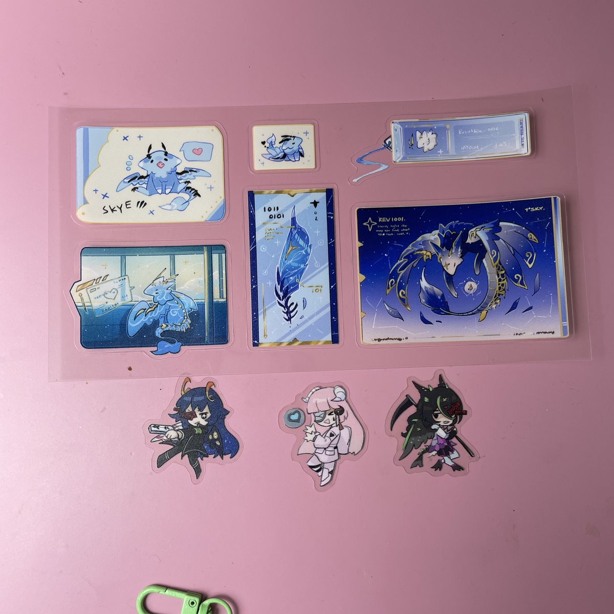 GiftsTigerkin's tweet image. We are happy to cooperate with @starriewing, @taroscakes and @vacueye(twitter). They placed an good order with us for the first time. They trust us, and we try to make all things well. 

#decal #decalsticker #stickers #vinylstickers #keychain #charm #acryliccharms #standee