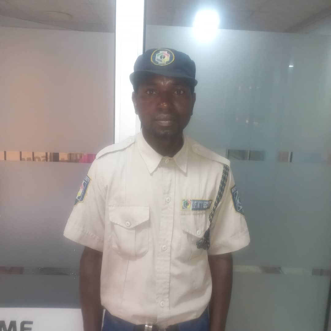 MySecurityNG's tweet photo. Our Security guard returned N62k in this difficult time in the country.
Our guard, Victor Obinna Nwokoma, stationed as a guard in one of our client's MFB branches in Abeokuta, Ogun

He deserves recognition.

@SakaBayo22 @instablog9ja @yabaleftonline @Gidi_Traffic
Bola Tinubu Rinu https://t.co/GobE5reiwn