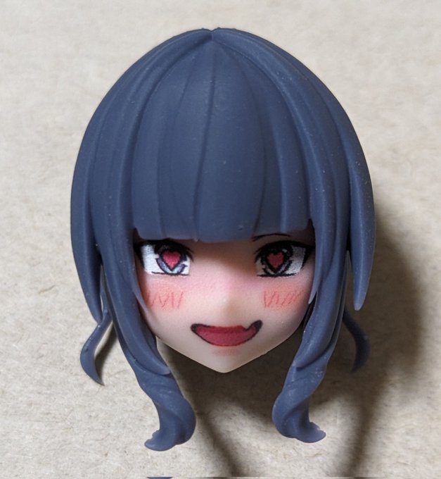 このフェイスパーツ達を付けるためにバレットナイツの基部が必要なんだが、耳ありの基部は他の髪パーツに瞬着で付けてしまっててな…
基部だけパーツ注文するしかない、か… 