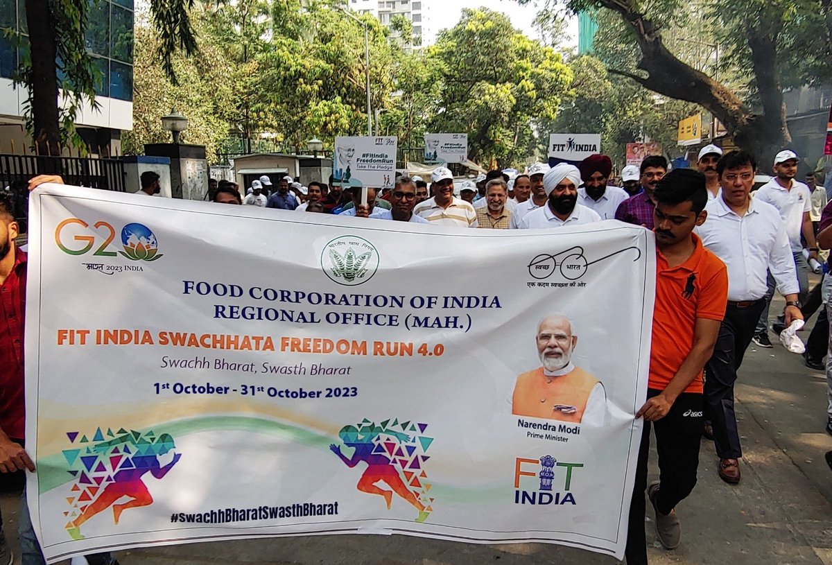 Fci_maharashtra's tweet photo. Food Corporation of India, RO Maharashtra conducted Fit India Swachhta Freedom Run 4.0, #RunForUnity with the theme "Swachh Bharat-Swasth Bharat" on 31.10.2023. #FitIndiaCampaign 
@FCI_India @fooddeptgoi @FciWest https://t.co/s3NRsCqADj