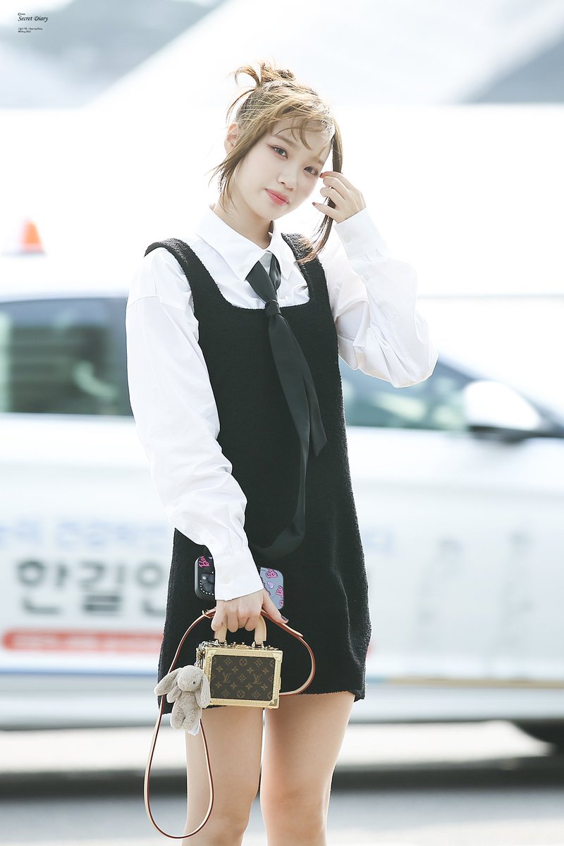 Diary_0022's tweet photo. 231101 인천공항 르세라핌 김채원
@le_sserafim #르세라핌 #LE_SSERAFIM #김채원 #キムチェウォン #KimChaeWon #채원
https://t.co/AY2SoNIUjV https://t.co/OIXAqfsk2w