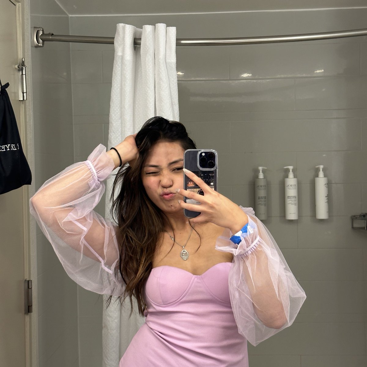 NAPUTIBINKS's tweet photo. old drunk selfies I thought I’d share https://t.co/E1xhdQPZKD