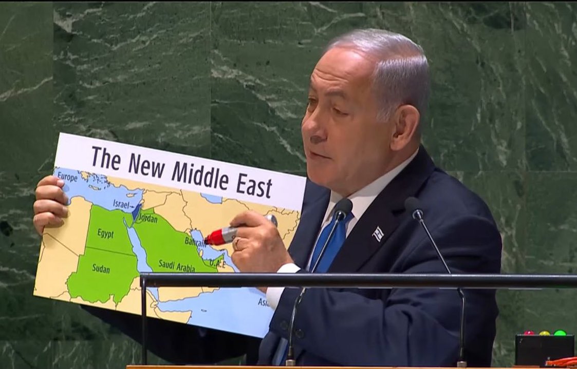 United Nations General Assembly🇺🇳on September 22, 2023, Israel's Prime Minister Netanyahu showed a map of the so-called 'new Middle East' without Palestine.🇮🇱 This was two weeks BEFORE the October 7 attack by Palestinian armed groups and Israel's indiscriminate carpet bombing
