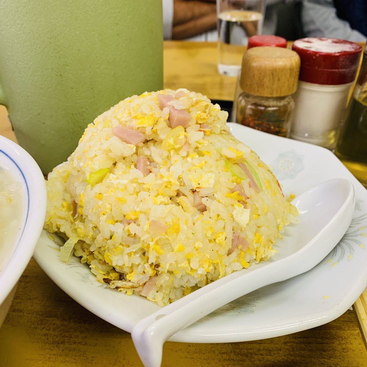k21service's tweet photo. 日曜日
茨城は日立まで街中華して来た。
評価もよく結構混んでたけど、ジャンボ餃子以外はいまひとつだったなー。
予報も少し怪しかったけど、一度も降られなかったので帰ってから初めて彼を洗ってあげました♫ https://t.co/S02mKTCGbA