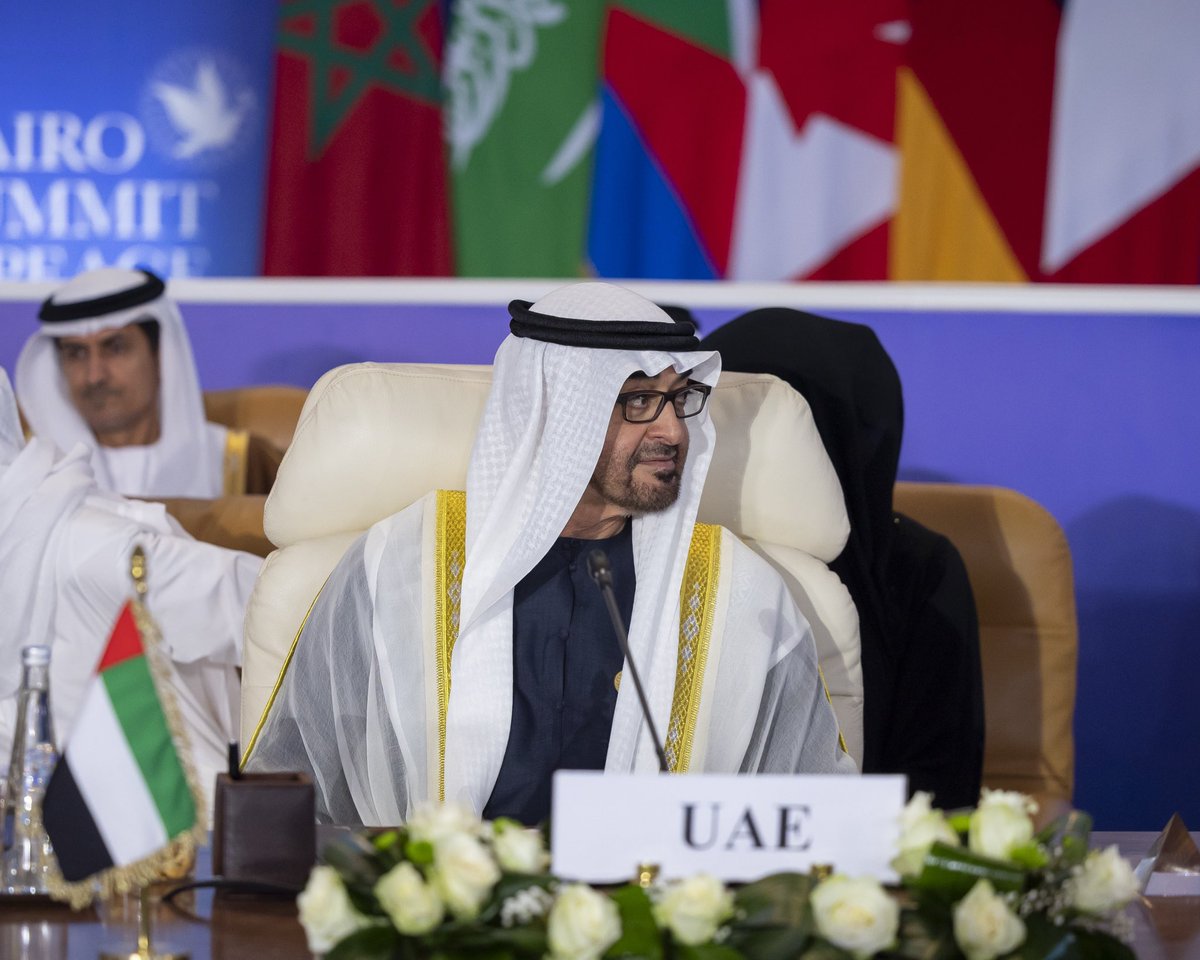 Futtaimalma's tweet photo. يشهد التاريخ في فصل السياسه
عن فعل يمناك والعالم شهودك

يوم وضع المنطقة يبغي دراسه
بالسِّلِم ترسل على العالم وفودك

ويوم غيرك يشتكي ظرف انتكاسه
دون ما ينخيك توصلّه جهودك

فيك زايد غارسٍ بالطيب ساسه
والله إنّا نْشوف زايد في وجودك

#FMHM7 🇦🇪 https://t.co/JBW0RPfC4O