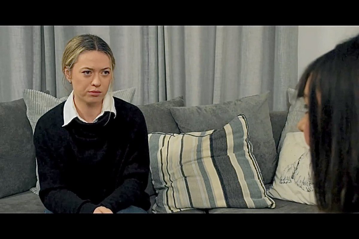 Showreel scene - ‘Mums Birthday’ 
. 
A bittersweet reunion as Hannah and Laura celebrate their mums birthday, tensions are high and Hannahs brought the snacks…
.
Dir. @DanDelucaActor 

Written by: <a href="/katiejanecannon/">Katie Jane Cannon</a> 

#duovirifilms #showreel #actorshowreel #actor