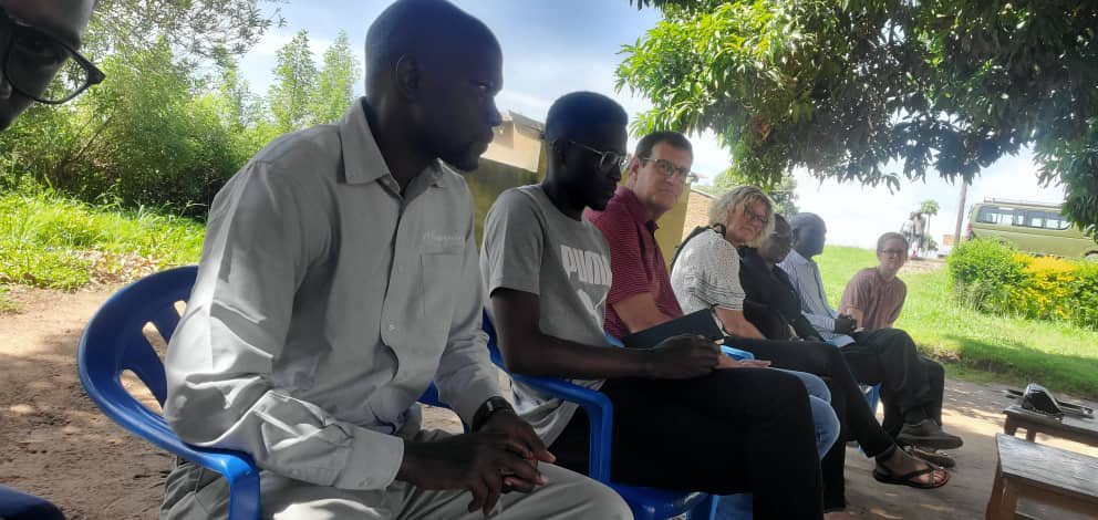 Prem4991Seeds's tweet photo. Grateful to host @PartnersWW at Premier Seeds! Their dedication to using business as a tool to fight poverty is inspiring. We had a fantastic visit to Parabongo, where we witnessed the impact of our work firsthand. Exciting times ahead! https://t.co/Ar4U9pHCGy