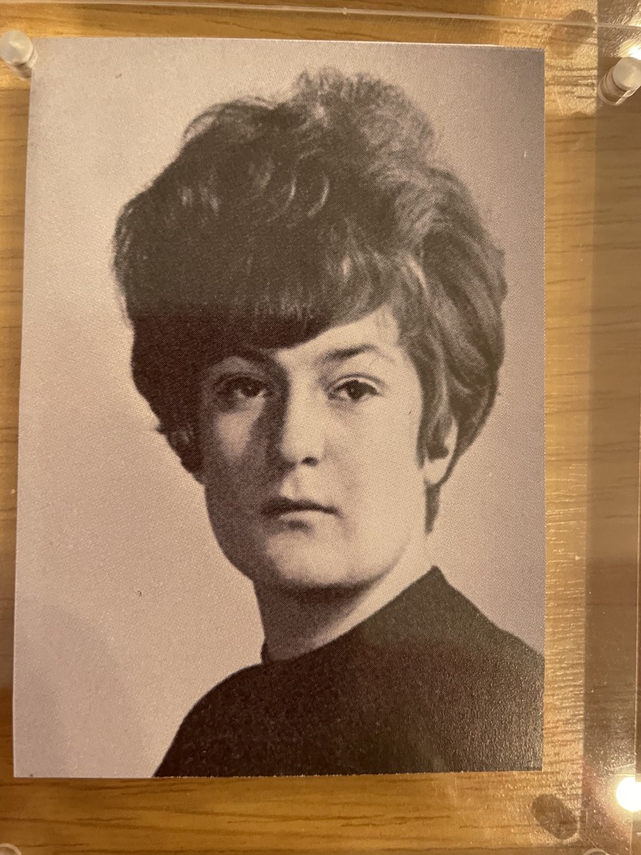 Years ago when @SpotlightUK was a large published book & I was a young & impoverished actress, the legend that was Cary Ellison invented 'a 1/4 page' entry at a much lower cost, so that youngsters could still be considered for the work! Just saying!